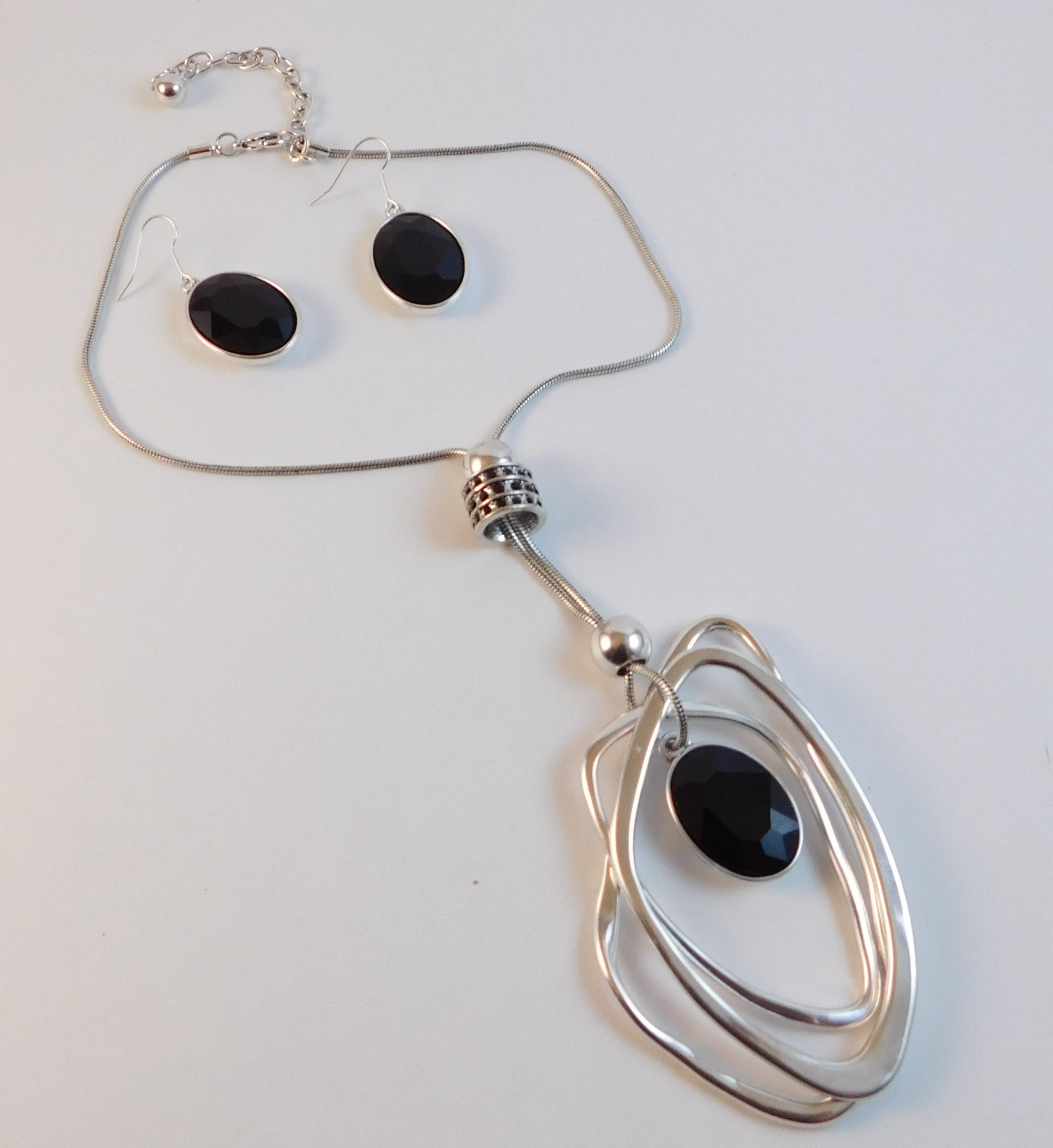 Oblique Ring Necklace and Earring Set in 2 Colors